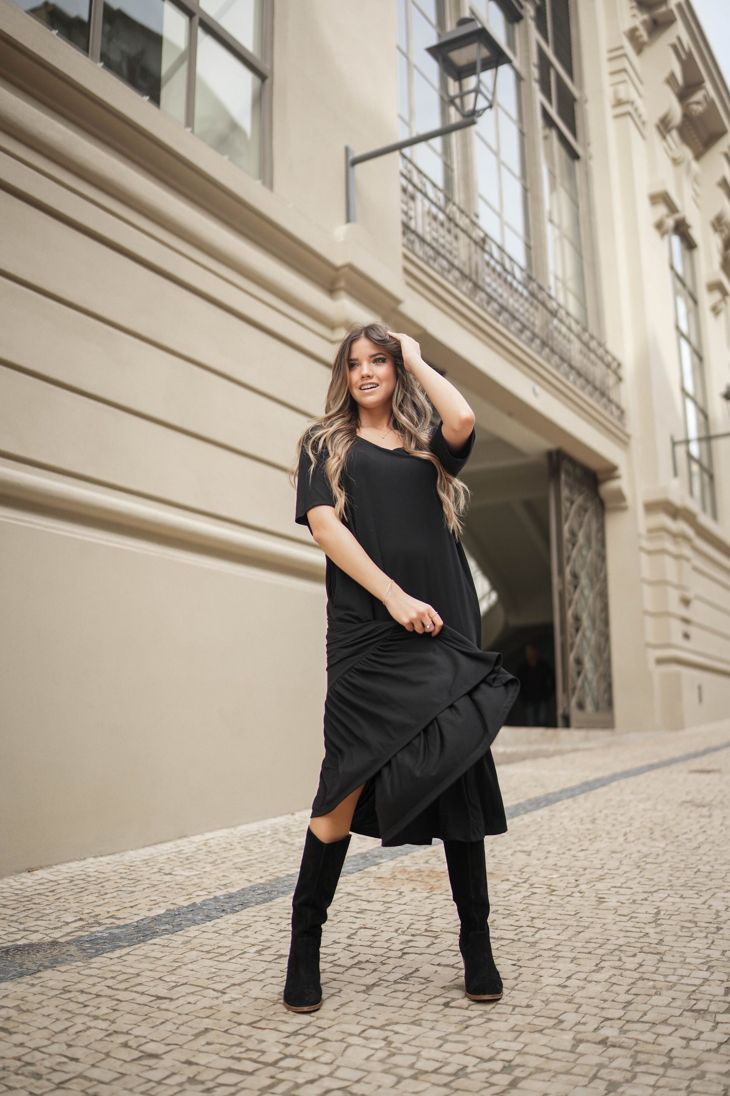 Vestido midi com folho